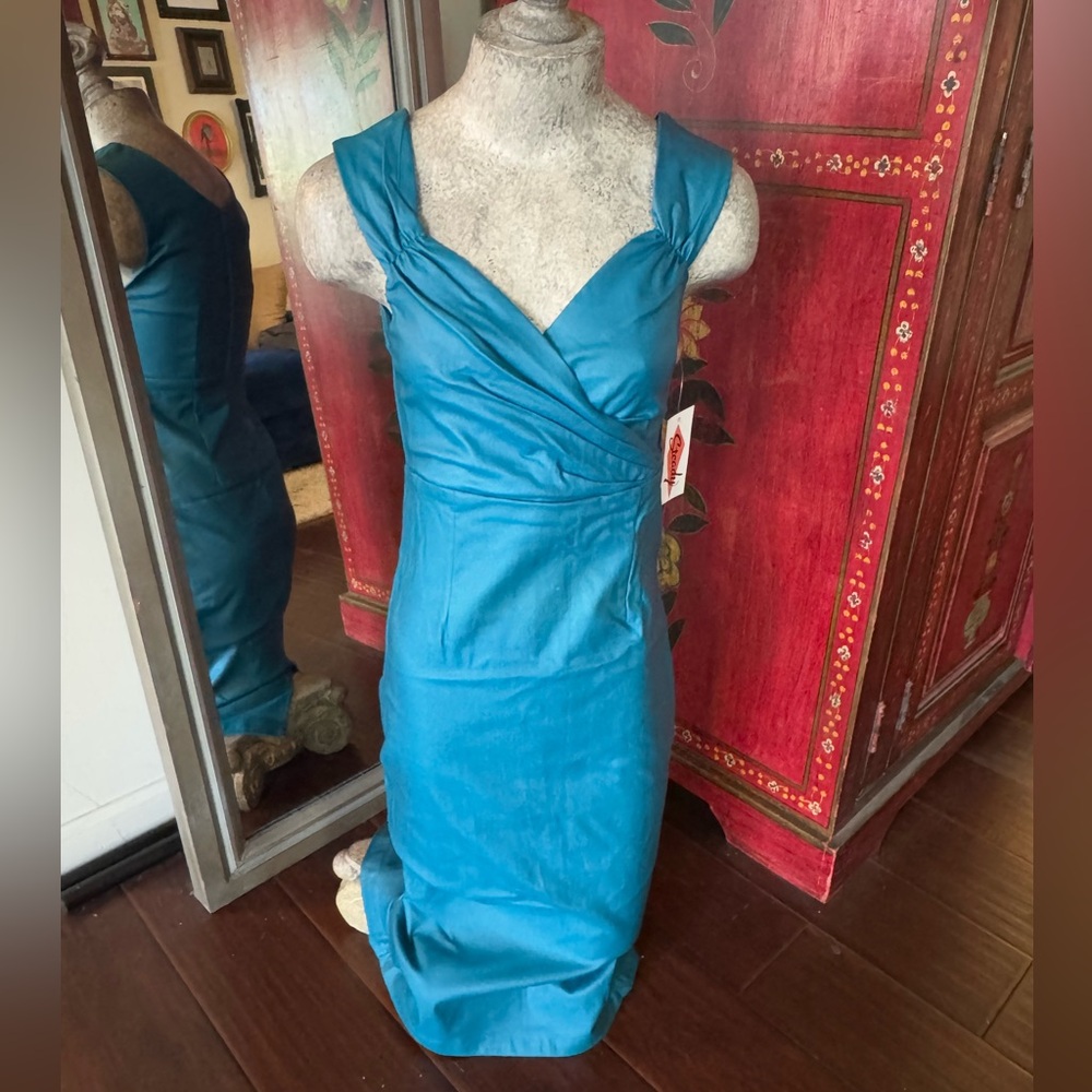 Steady pinup wiggle dress